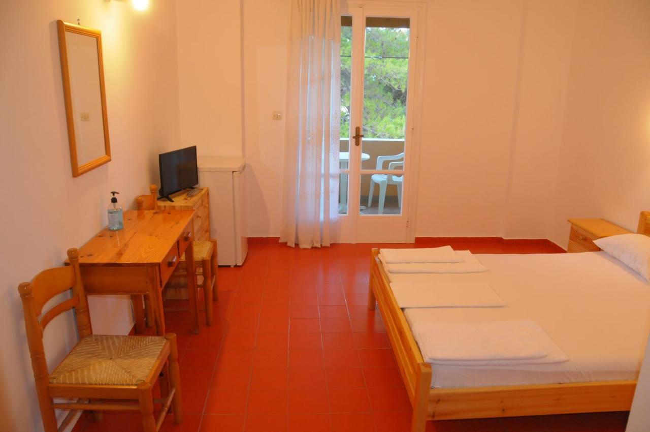Chalikias Rooms Asprogerakata Extérieur photo