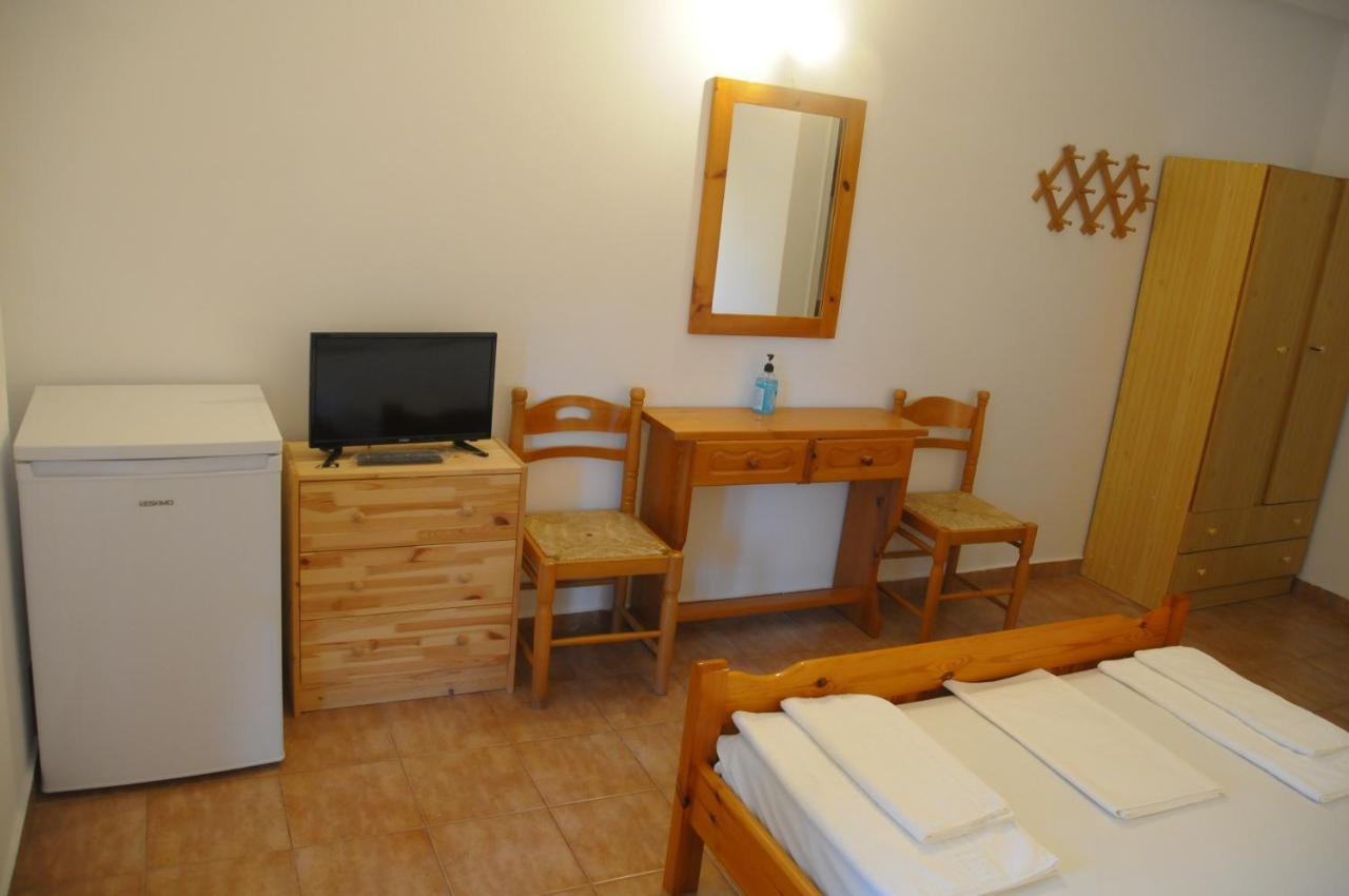 Chalikias Rooms Asprogerakata Extérieur photo
